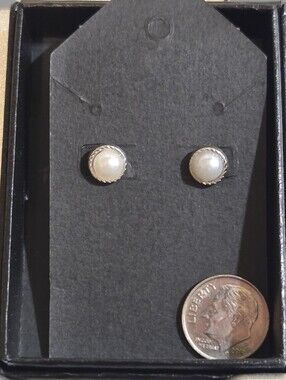 NWOT Fashion earrings Faux Pearl silver tone